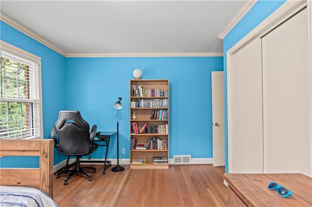 2605 Loch Drive, Winston-salem, NC 27106