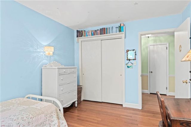 2605 Loch Drive, Winston-salem, NC 27106