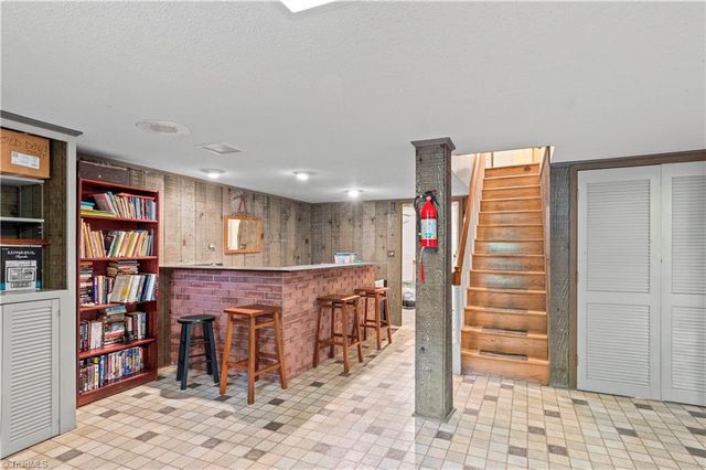 2605 Loch Drive, Winston-salem, NC 27106