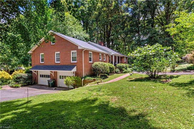 2605 Loch Drive, Winston-salem, NC 27106