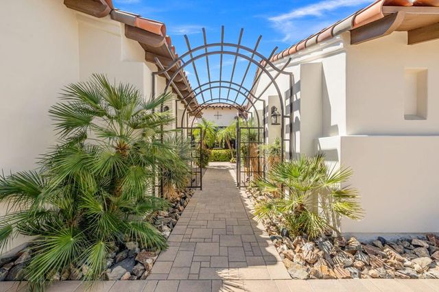 753 Elk Clover Circle, Palm Desert, CA 92211