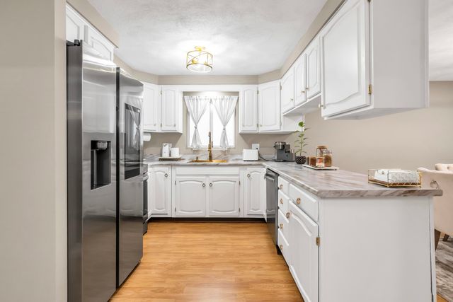 394 Cedar Street, Manchester, NH 03103