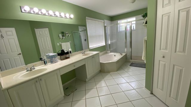 7650 OAK GROVE Circle, Lake Worth, FL 33467