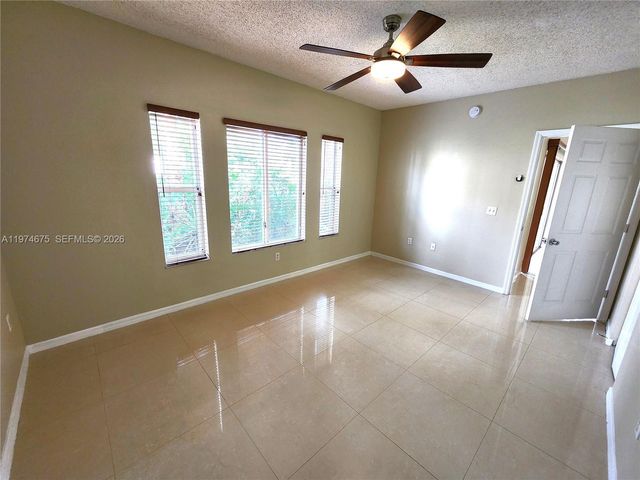 2492 Centergate Dr 108, Miramar, FL 33025