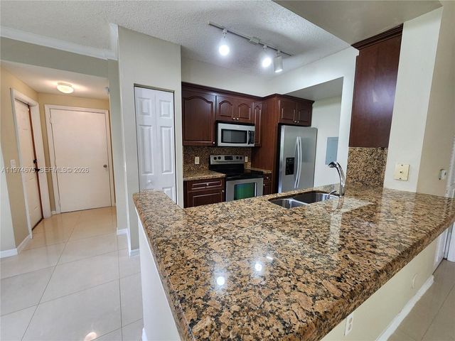 2492 Centergate Dr 108, Miramar, FL 33025