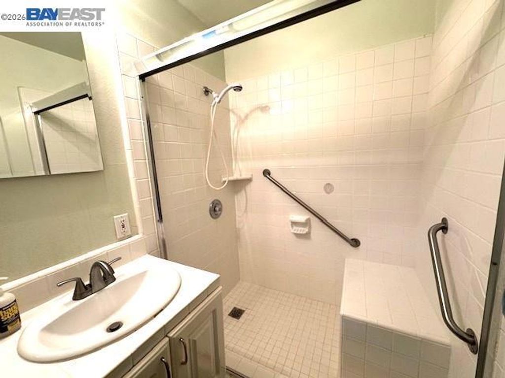 Image 11 of property listing at 72 Andrew Ave, Pittsburg, CA 94565