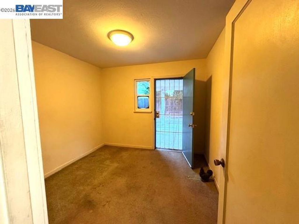 Image 14 of property listing at 72 Andrew Ave, Pittsburg, CA 94565
