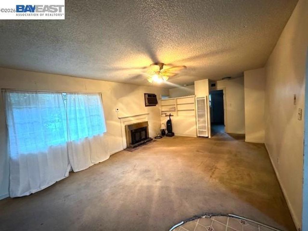 Image 5 of property listing at 72 Andrew Ave, Pittsburg, CA 94565