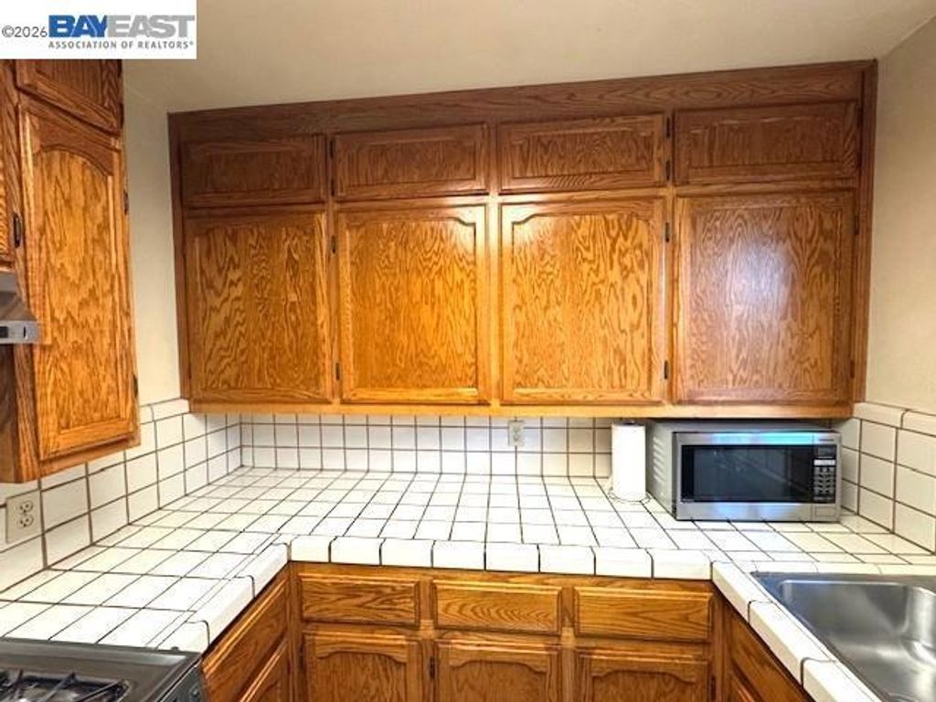 Image 8 of property listing at 72 Andrew Ave, Pittsburg, CA 94565