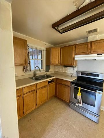 206 Kelly DR, Portsmouth, VA 23702