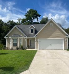 13 Daniel Morrall Ln., Georgetown, SC 29440