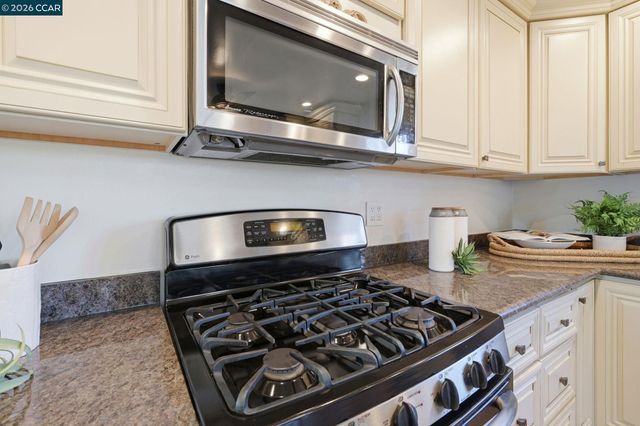 1868 Granada Dr, Concord, CA 94519