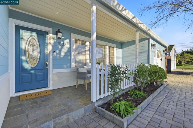 1868 Granada Dr, Concord, CA 94519