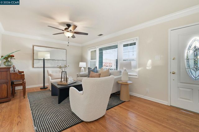 1868 Granada Dr, Concord, CA 94519