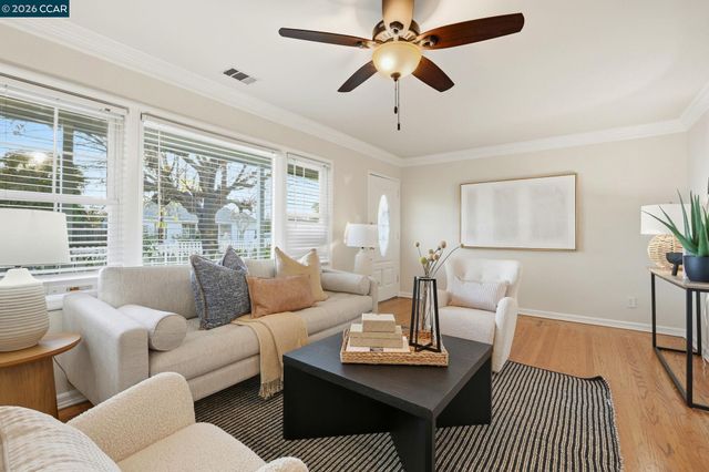 1868 Granada Dr, Concord, CA 94519