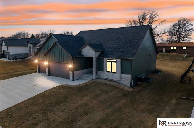 1031 S 88th Street, Lincoln, NE 68510