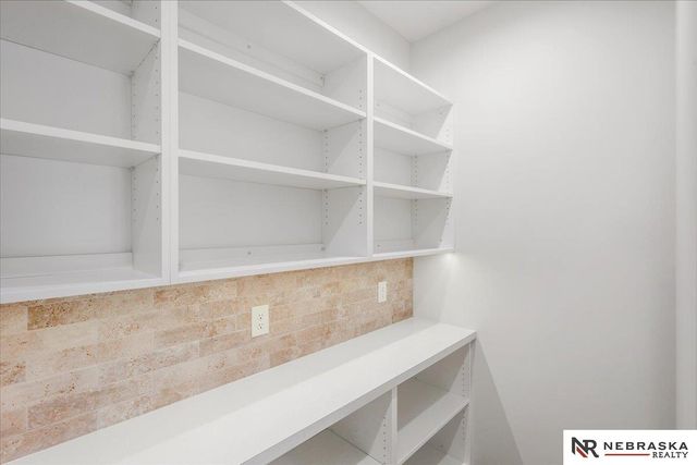 1031 S 88th Street, Lincoln, NE 68510