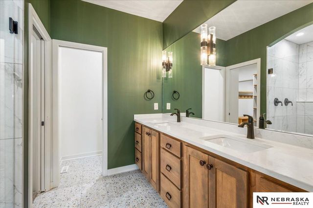 1031 S 88th Street, Lincoln, NE 68510