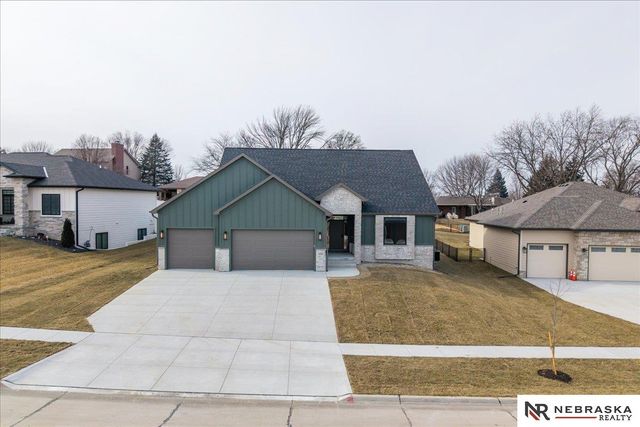 1031 S 88th Street, Lincoln, NE 68510