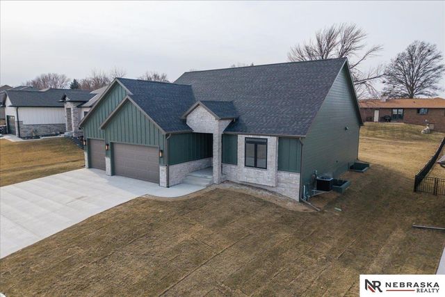 1031 S 88th Street, Lincoln, NE 68510