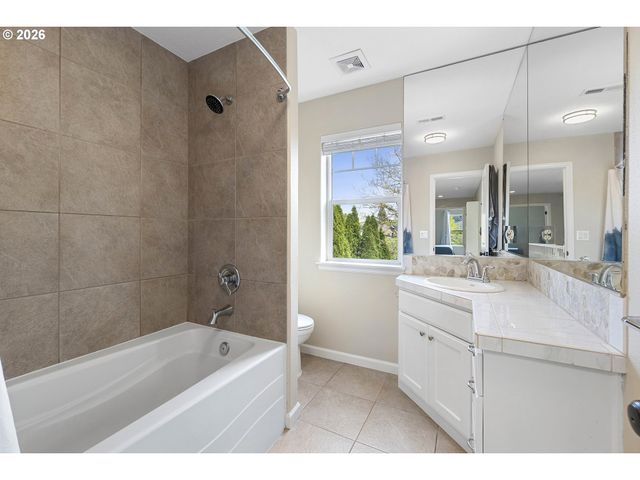 6354 Ne MARINA Ct, Hillsboro, OR 97124