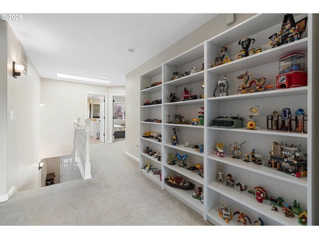 6354 Ne MARINA Ct, Hillsboro, OR 97124