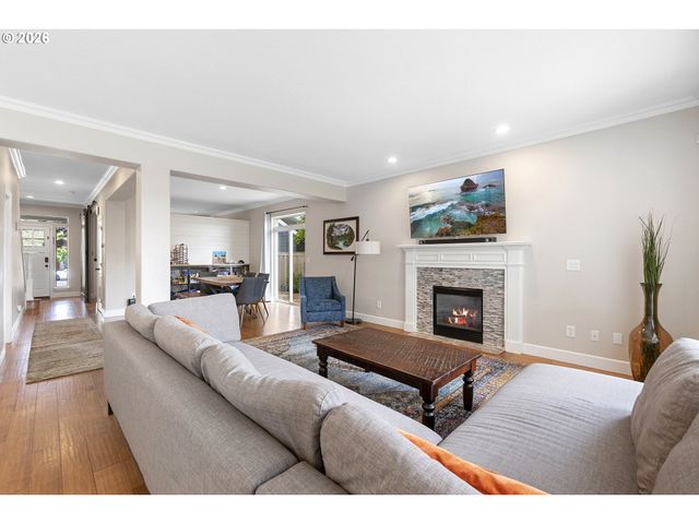 6354 Ne MARINA Ct, Hillsboro, OR 97124