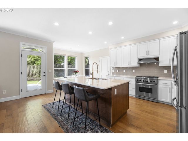 6354 Ne MARINA Ct, Hillsboro, OR 97124