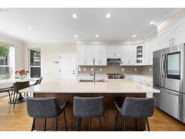 6354 Ne MARINA Ct, Hillsboro, OR 97124