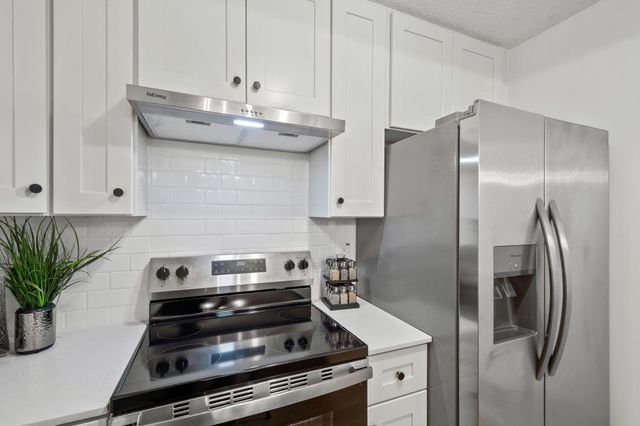 6384 Saint Johns Drive, Eden Prairie, MN 55346