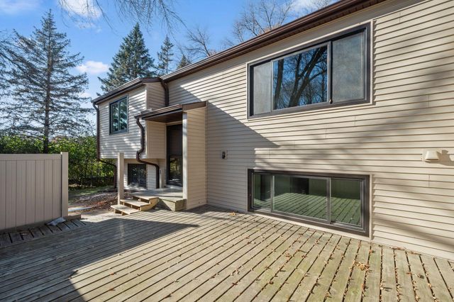 6384 Saint Johns Drive, Eden Prairie, MN 55346