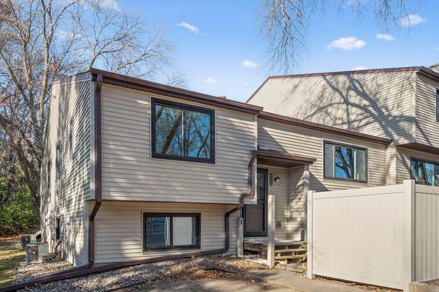 6384 Saint Johns Drive, Eden Prairie, MN 55346