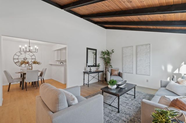 6384 Saint Johns Drive, Eden Prairie, MN 55346