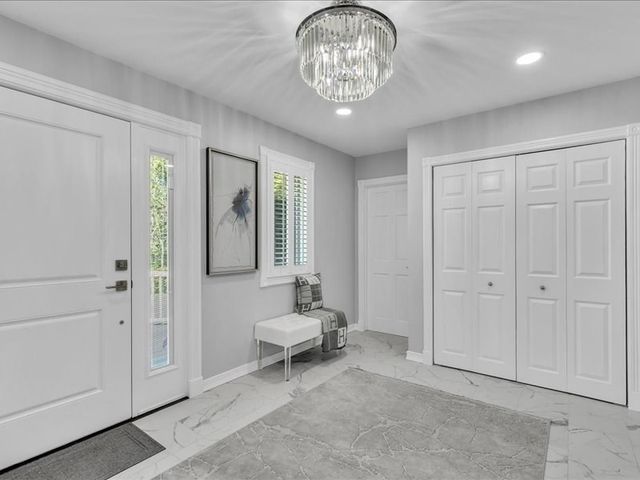 6 Strathmore Rd, Dartmouth, MA 02747