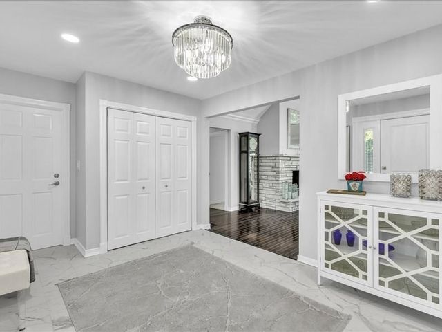 6 Strathmore Rd, Dartmouth, MA 02747