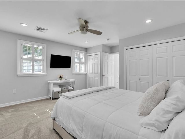 6 Strathmore Rd, Dartmouth, MA 02747