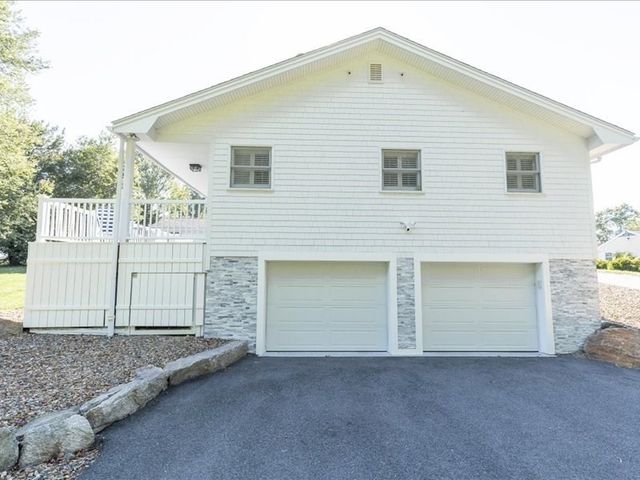 6 Strathmore Rd, Dartmouth, MA 02747