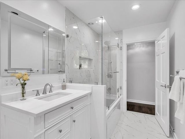 6 Strathmore Rd, Dartmouth, MA 02747