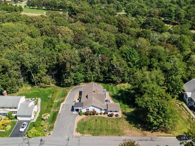 6 Strathmore Rd, Dartmouth, MA 02747