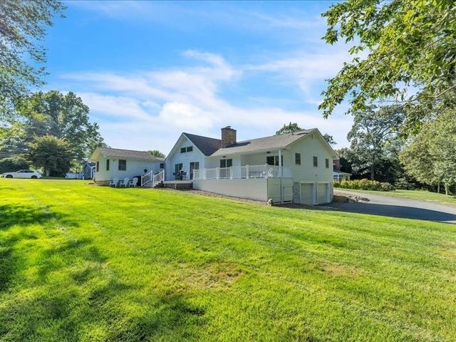 6 Strathmore Rd, Dartmouth, MA 02747