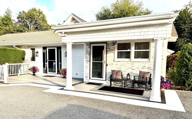 6 Strathmore Rd, Dartmouth, MA 02747