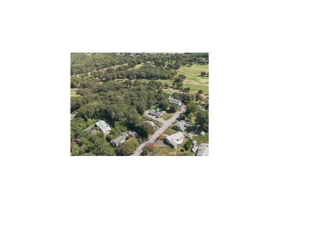 6 Strathmore Rd, Dartmouth, MA 02747