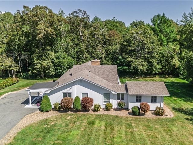 6 Strathmore Rd, Dartmouth, MA 02747
