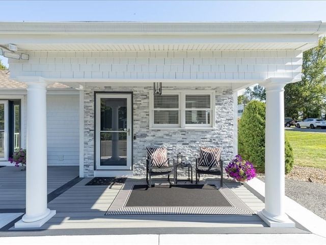6 Strathmore Rd, Dartmouth, MA 02747