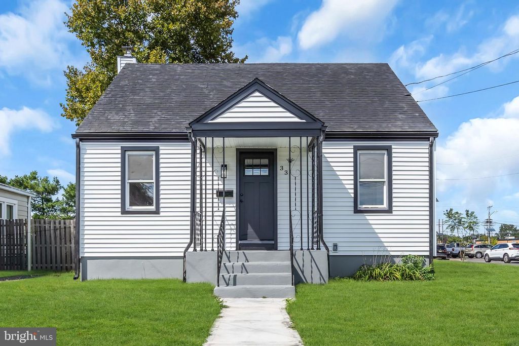 33 MORRIS AVE, BURLINGTON, NJ 08016 — exterior