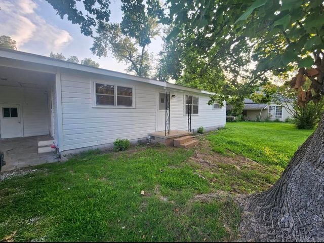 104 W Searcy Street, Kensett, AR 72082