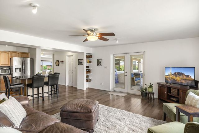 4440 E CLARENDON Avenue, Phoenix, AZ 85018
