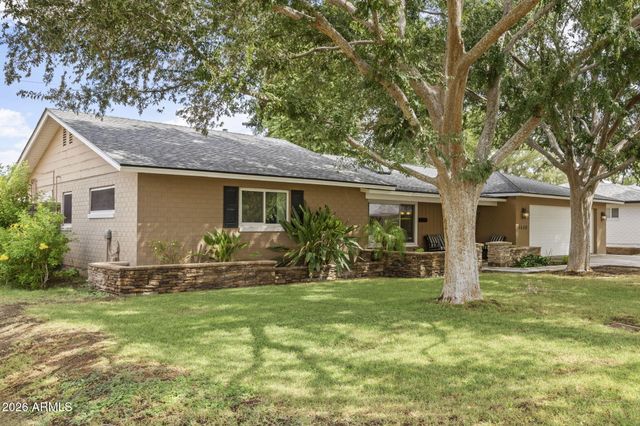 4440 E CLARENDON Avenue, Phoenix, AZ 85018