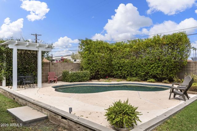 4440 E CLARENDON Avenue, Phoenix, AZ 85018