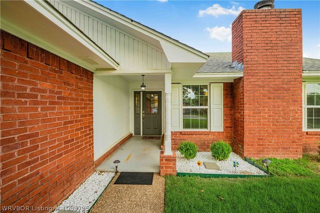 1410 Briarwood Drive, Alma, AR 72921